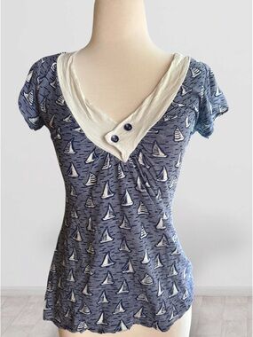 Vintage Anthropologie Porridge Blue Sailboat V-neck Tee